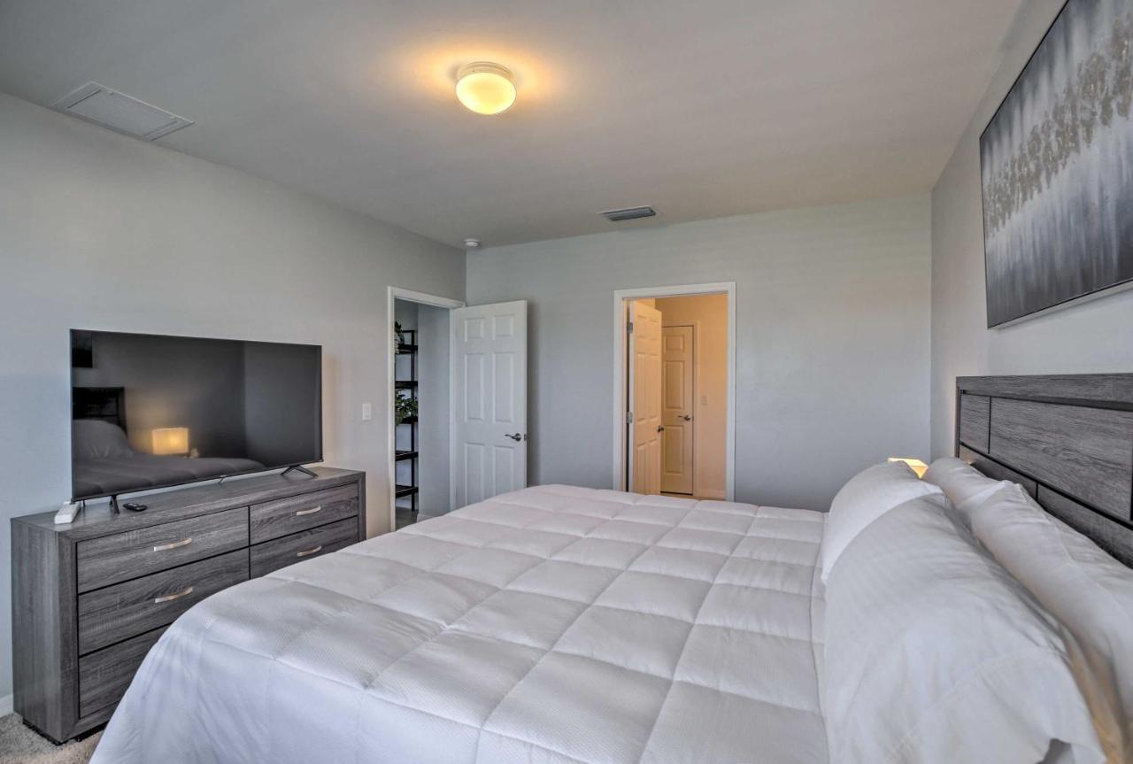 Modern Home With Heated Pool, 3 Mi To Beach Cape Coral Exterior foto