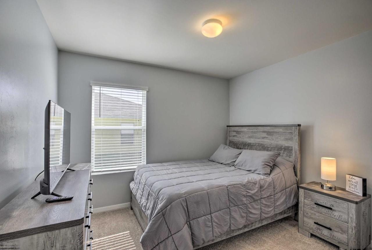Modern Home With Heated Pool, 3 Mi To Beach Cape Coral Exterior foto